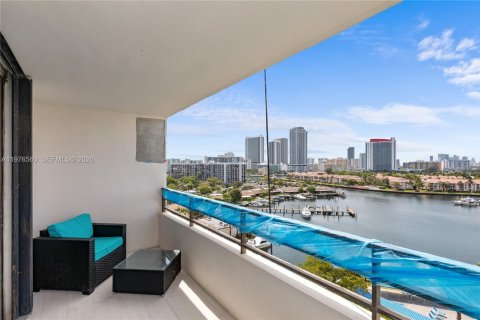 Condominio en venta en Hallandale Beach, Florida, 2 dormitorios, 146.79 m2 № 2040527 - foto 4