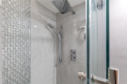 Condominio en venta en Hallandale Beach, Florida, 2 dormitorios, 146.79 m2 № 2040527 - foto 30