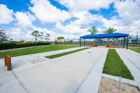 House in Port St. Lucie, Florida 3 bedrooms, 206.61 sq.m. № 2401251 - photo 24