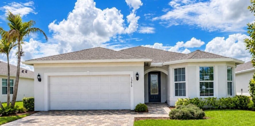 House in Port St. Lucie, Florida 3 bedrooms, 206.61 sq.m. № 2401251