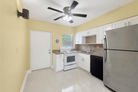Copropriété à louer à Orlando, Floride: 2 chambres, 67.63 m2 № 1746516 - photo 6