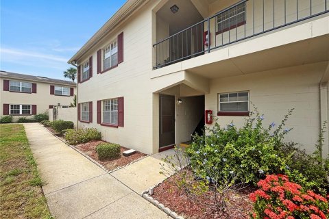 Copropriété à louer à Orlando, Floride: 2 chambres, 67.63 m2 № 1746516 - photo 1