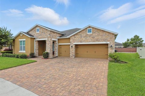 House in Apopka, Florida 4 bedrooms, 282.33 sq.m. № 1824033 - photo 4