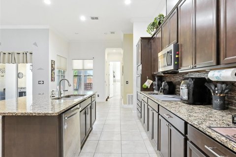 House in Apopka, Florida 4 bedrooms, 282.33 sq.m. № 1824033 - photo 15