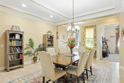 House in Apopka, Florida 4 bedrooms, 282.33 sq.m. № 1824033 - photo 10