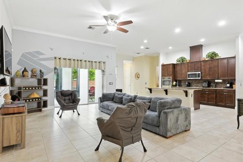 House in Apopka, Florida 4 bedrooms, 282.33 sq.m. № 1824033 - photo 12