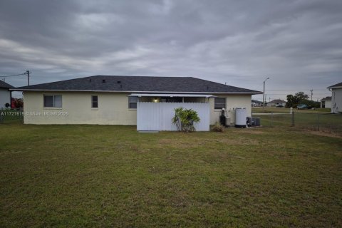 Casa en venta en Cape Coral, Florida, 3 dormitorios, 106.65 m2 № 1936400 - foto 13
