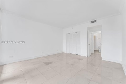 Condominio en alquiler en Coral Gables, Florida, 1 dormitorio, 78.04 m2 № 2010406 - foto 20