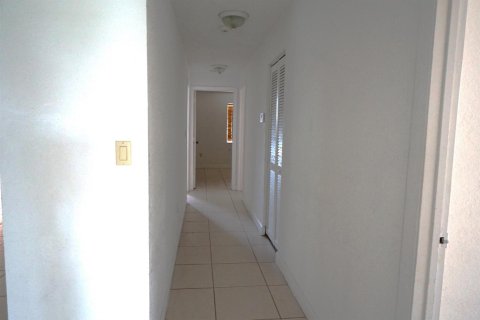 Villa ou maison à vendre à Miami, Floride: 4 chambres, 178.84 m2 № 2146076 - photo 12
