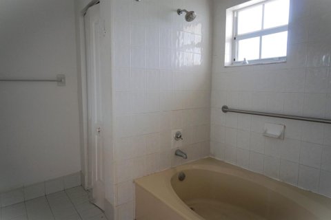 Villa ou maison à vendre à Miami, Floride: 4 chambres, 178.84 m2 № 2146076 - photo 8