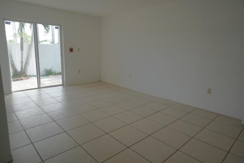 Villa ou maison à vendre à Miami, Floride: 4 chambres, 178.84 m2 № 2146076 - photo 9