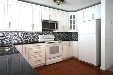 Villa ou maison à vendre à Miami, Floride: 4 chambres, 178.84 m2 № 2146076 - photo 4