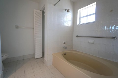 Villa ou maison à vendre à Miami, Floride: 4 chambres, 178.84 m2 № 2146076 - photo 20
