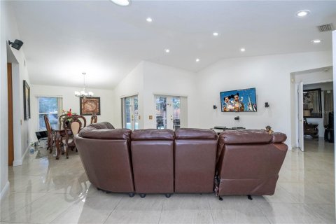 Casa en venta en Orlando, Florida, 4 dormitorios, 192.31 m2 № 2214070 - foto 23