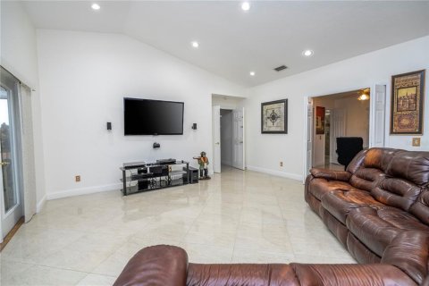 Casa en venta en Orlando, Florida, 4 dormitorios, 192.31 m2 № 2214070 - foto 28