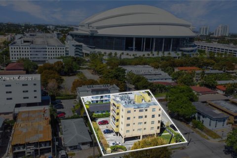Condominio en venta en Miami, Florida, 1 dormitorio, 54.53 m2 № 1937463 - foto 3