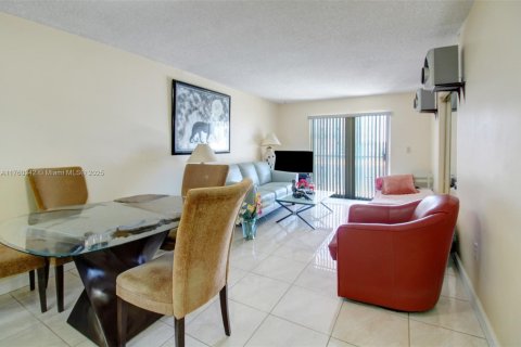 Condominio en venta en Miami, Florida, 1 dormitorio, 54.53 m2 № 1937463 - foto 10
