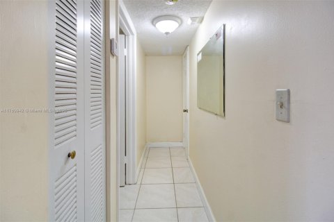Condominio en venta en Miami, Florida, 1 dormitorio, 54.53 m2 № 1937463 - foto 4