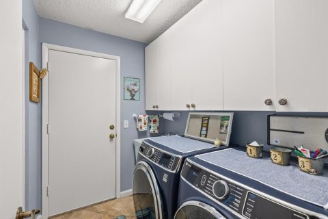 Villa ou maison à vendre à New Port Richey, Floride: 2 chambres, 169.08 m2 № 2424335 - photo 17