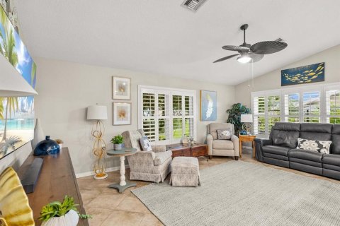 Villa ou maison à vendre à New Port Richey, Floride: 2 chambres, 169.08 m2 № 2424335 - photo 11