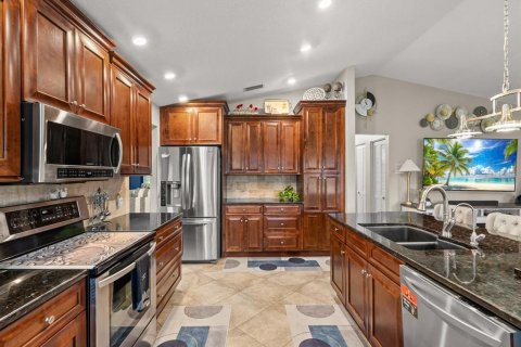 Villa ou maison à vendre à New Port Richey, Floride: 2 chambres, 169.08 m2 № 2424335 - photo 3
