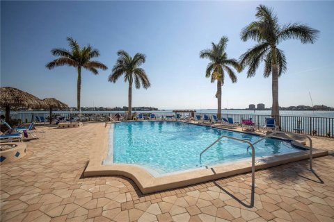 Copropriété à vendre à Saint Petersburg, Floride: 2 chambres, 109.16 m2 № 2135770 - photo 8