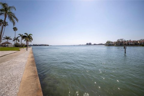 Copropriété à vendre à Saint Petersburg, Floride: 2 chambres, 109.16 m2 № 2135770 - photo 12