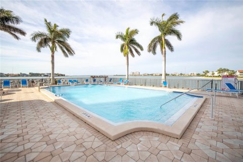 Copropriété à vendre à Saint Petersburg, Floride: 2 chambres, 109.16 m2 № 2135770 - photo 5