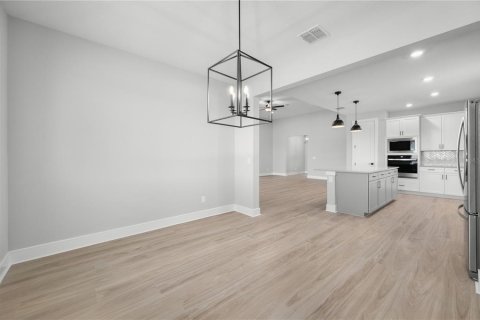Villa ou maison à vendre à Fruitland Park, Floride: 4 chambres, 196.49 m2 № 2277797 - photo 13