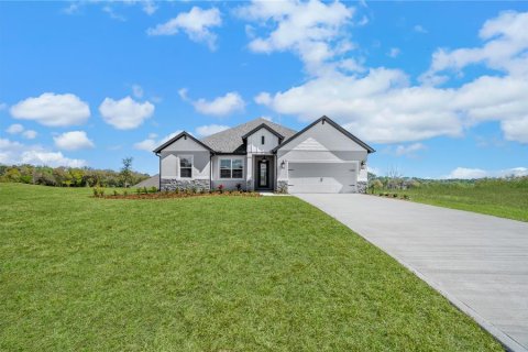 Casa en Fruitland Park, Florida 4 dormitorios, 196.49 m2 № 2277797