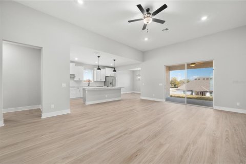 Villa ou maison à vendre à Fruitland Park, Floride: 4 chambres, 196.49 m2 № 2277797 - photo 12