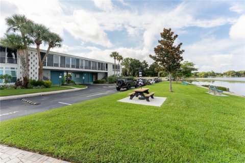 Condo in Winter Park, Florida, 2 bedrooms  № 2151652 - photo 18