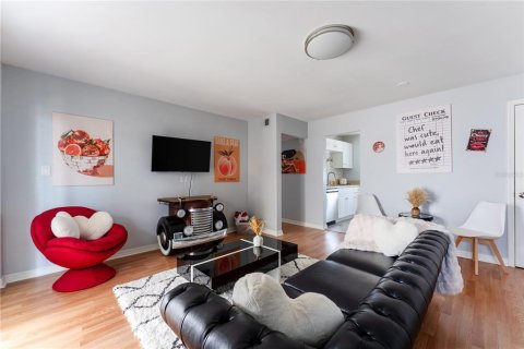 Condo in Winter Park, Florida, 2 bedrooms  № 2151652 - photo 5