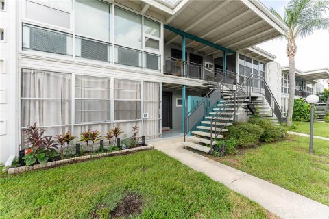 Condo in Winter Park, Florida, 2 bedrooms  № 2151652 - photo 21