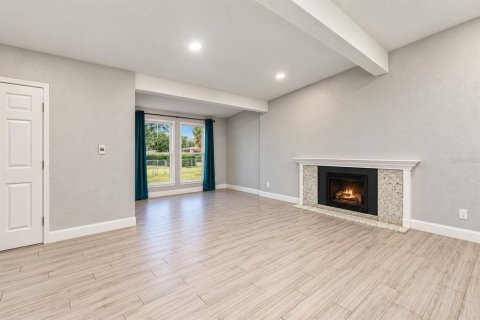 Casa en venta en Temple Terrace, Florida, 4 dormitorios, 182.83 m2 № 2384455 - foto 5