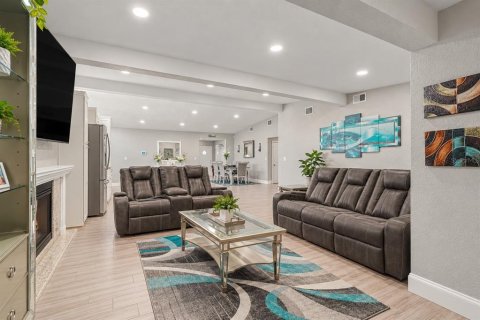 Casa en venta en Temple Terrace, Florida, 4 dormitorios, 182.83 m2 № 2384455 - foto 9