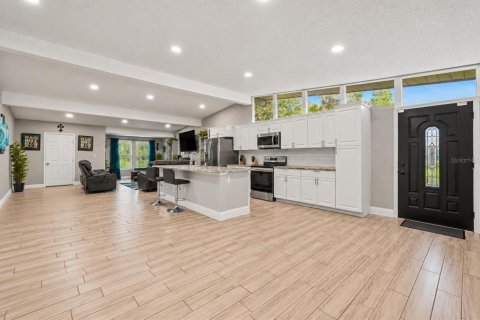 Casa en venta en Temple Terrace, Florida, 4 dormitorios, 182.83 m2 № 2384455 - foto 7