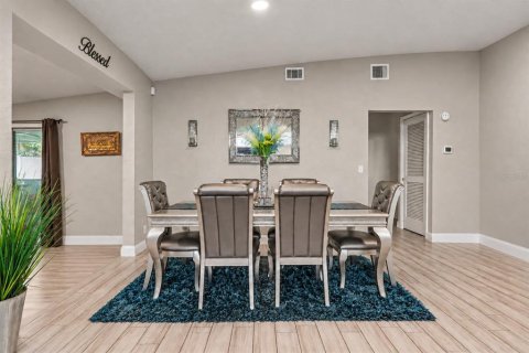 Casa en venta en Temple Terrace, Florida, 4 dormitorios, 182.83 m2 № 2384455 - foto 10