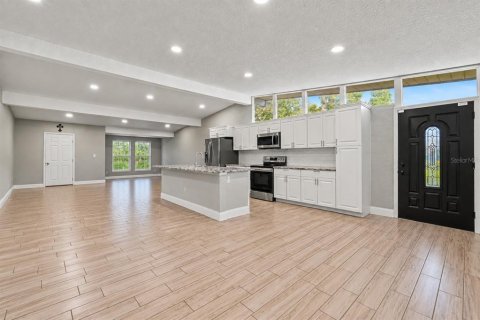 Casa en venta en Temple Terrace, Florida, 4 dormitorios, 182.83 m2 № 2384455 - foto 4