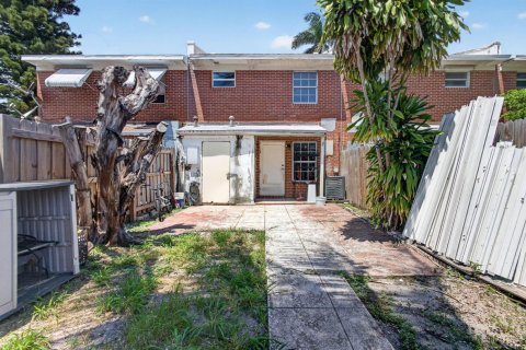 Adosado en venta en West Palm Beach, Florida, 2 dormitorios, 95.32 m2 № 2315733 - foto 25