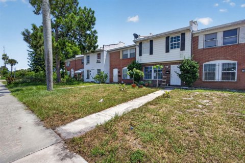 Adosado en venta en West Palm Beach, Florida, 2 dormitorios, 95.32 m2 № 2315733 - foto 2