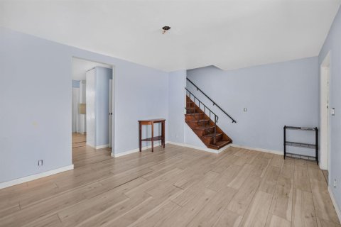 Adosado en venta en West Palm Beach, Florida, 2 dormitorios, 95.32 m2 № 2315733 - foto 7