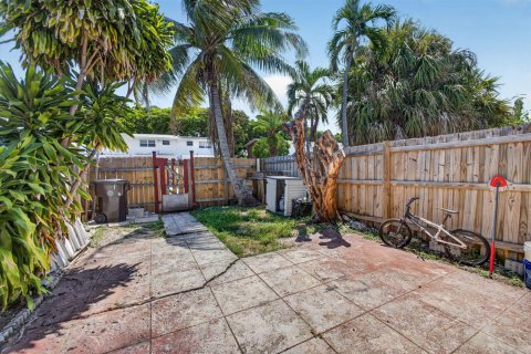 Adosado en venta en West Palm Beach, Florida, 2 dormitorios, 95.32 m2 № 2315733 - foto 27