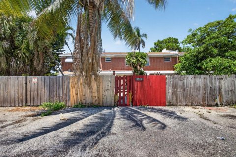 Adosado en venta en West Palm Beach, Florida, 2 dormitorios, 95.32 m2 № 2315733 - foto 28