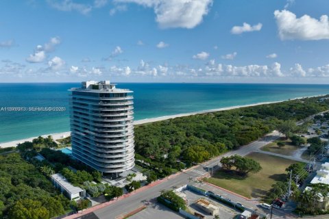 Condo in Miami Beach, Florida, 2 bedrooms  № 2078945 - photo 23
