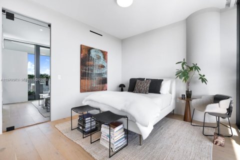 Condo in Miami Beach, Florida, 2 bedrooms  № 2078945 - photo 15