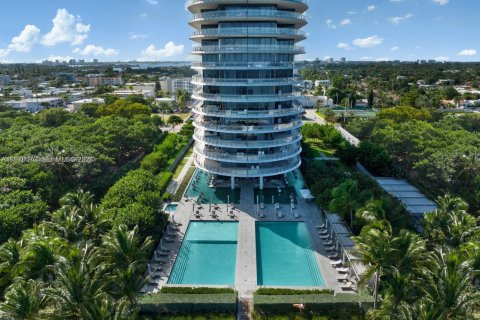 Condo in Miami Beach, Florida, 2 bedrooms  № 2078945 - photo 21
