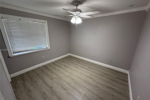 Apartamento en alquiler en Hialeah, Florida, 3 dormitorios, 106 m2 № 2052316 - foto 7