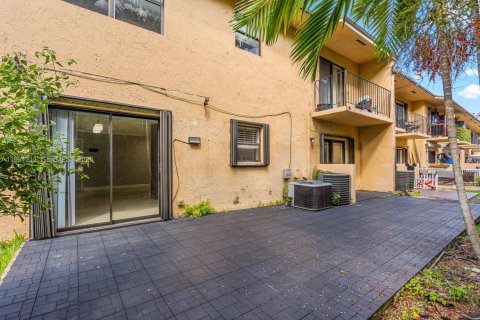 Apartamento en alquiler en Hialeah, Florida, 3 dormitorios, 106 m2 № 2052316 - foto 29