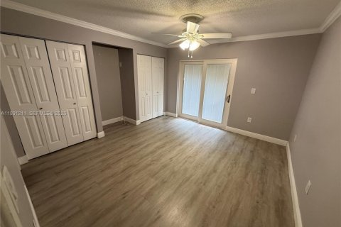 Apartamento en alquiler en Hialeah, Florida, 3 dormitorios, 106 m2 № 2052316 - foto 9